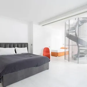  Appartement Unique 4 Storey House On Naviglio 4bd, 4bt